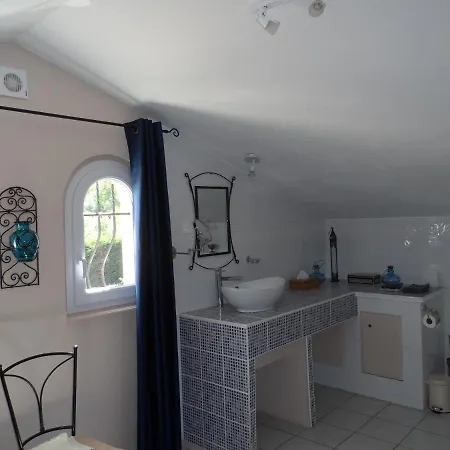 D'hotes La Colombiere Bed & Breakfast